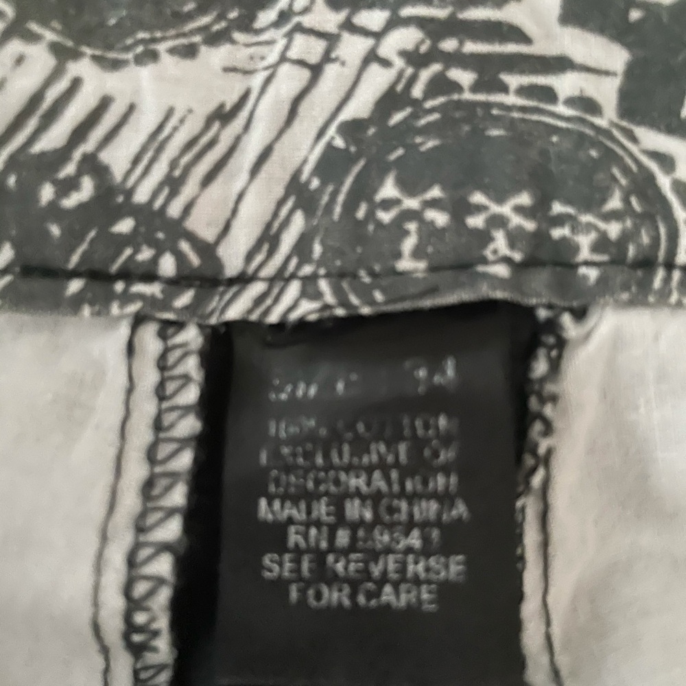 Shorts - Picture 3 of 4